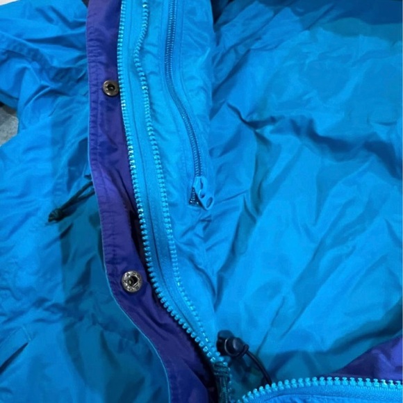 COLUMBIA SPORTSWEAR COMPANY Coat, Size Medium - Picture 4 of 9